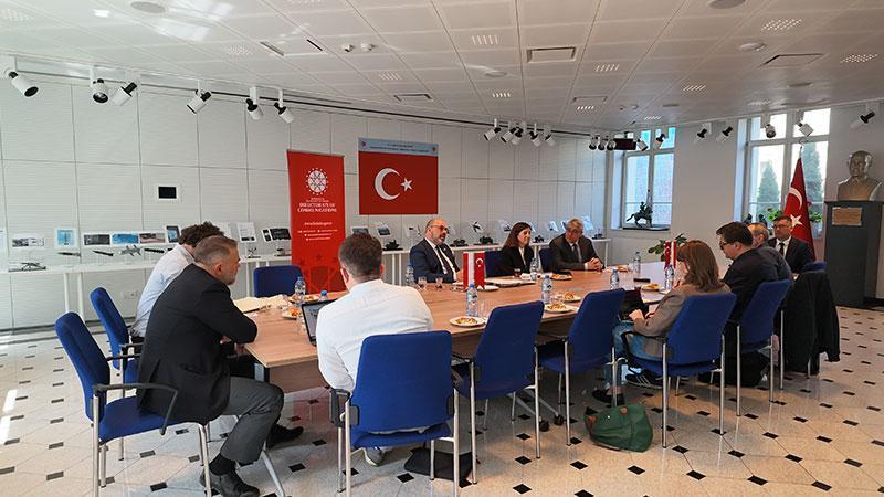 Varşova’da ‘NATO’nun Geleceği ve Polonya-Türkiye Savunma İş Birliği’ paneli düzenledi