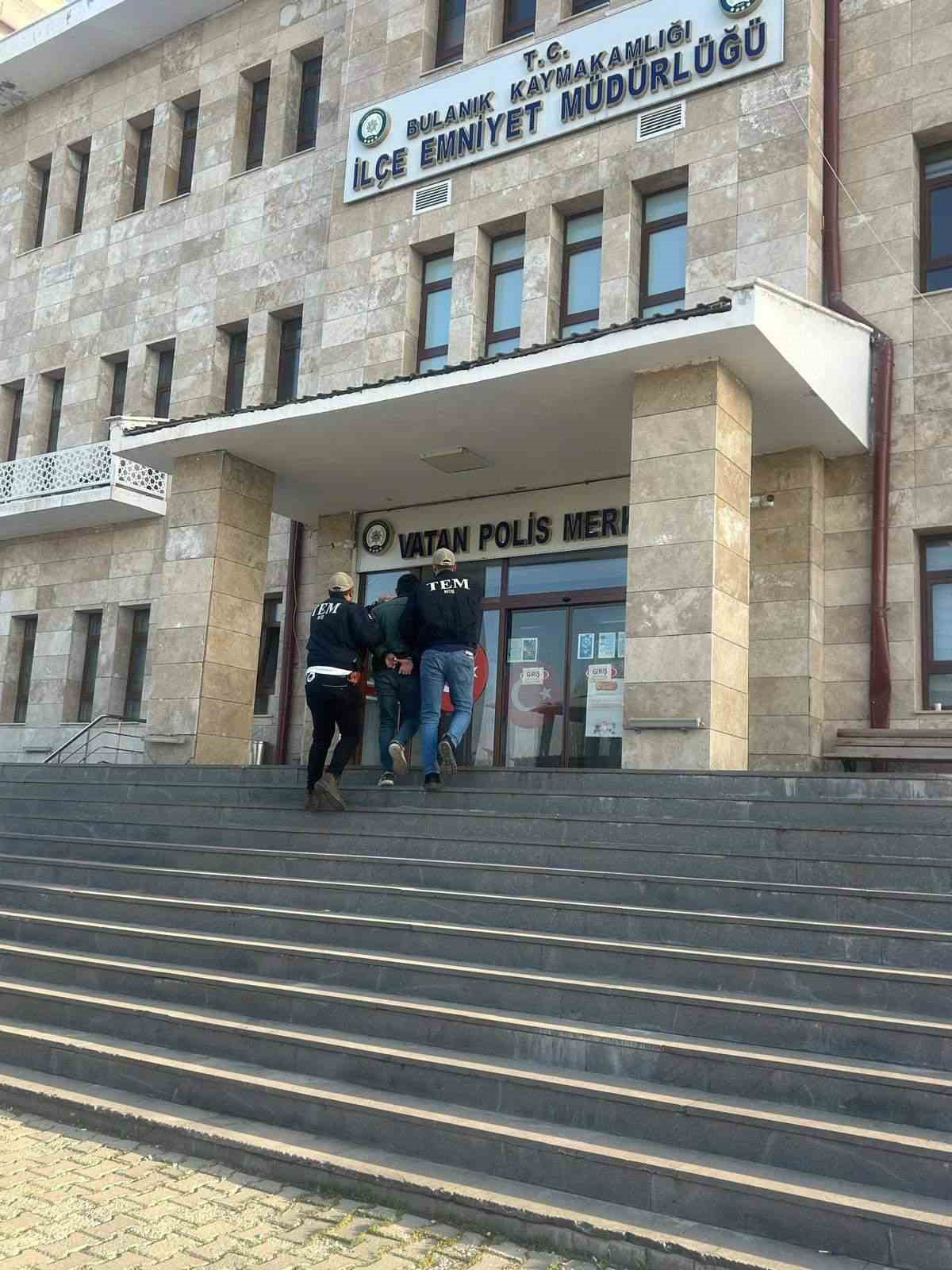 Muş’ta aranan 2 hükümlü yakalandı