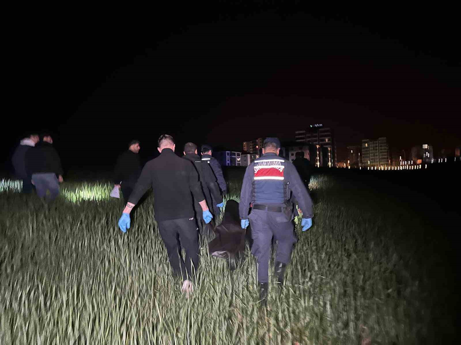 Yaşlı adamı tarlada bıçaklayarak öldüren şüpheli yakalandı