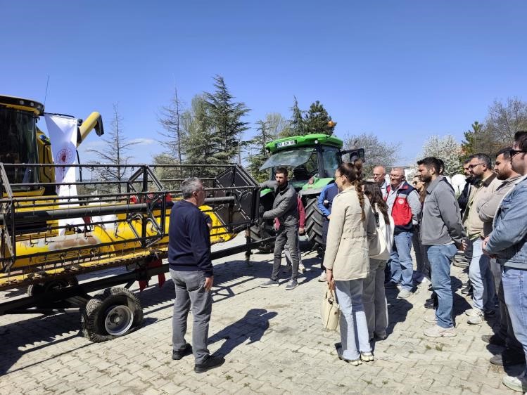 Kütahya’da ziraat mühendislerine "Biçerdöver Kontrolörü Yetiştirme" kursu