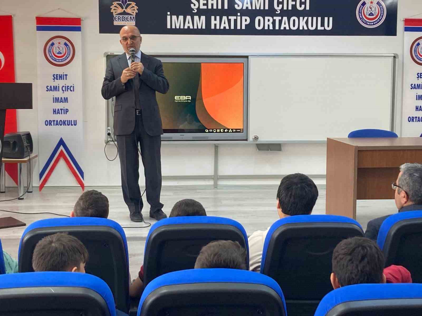 Okullarda değerler eğitimi devam ediyor