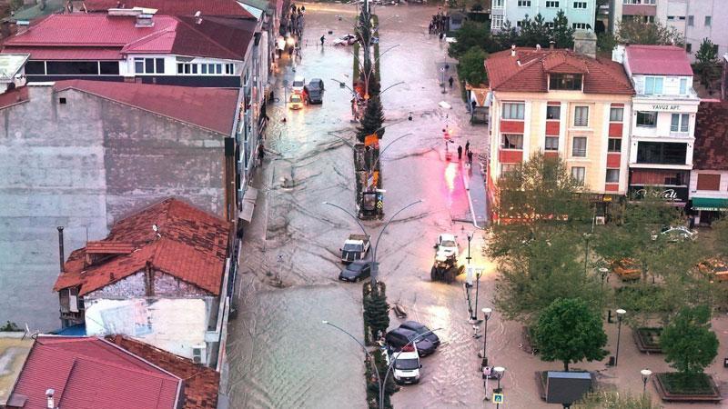 AFAD: Samsun ve Çankırı'da selin yol açtığı olumsuzluklara 1513 personelle müdahale edildi