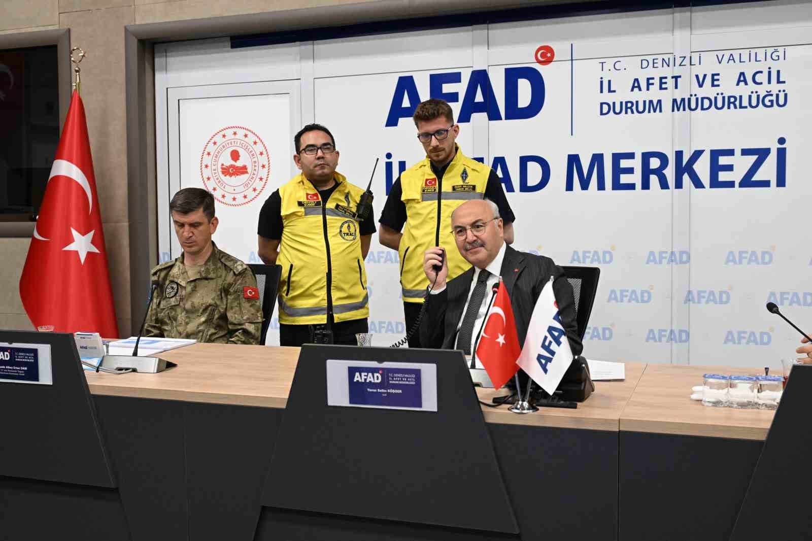 Denizli’de 5,6 büyüklüğündeki deprem senaryonu canlandırıldı