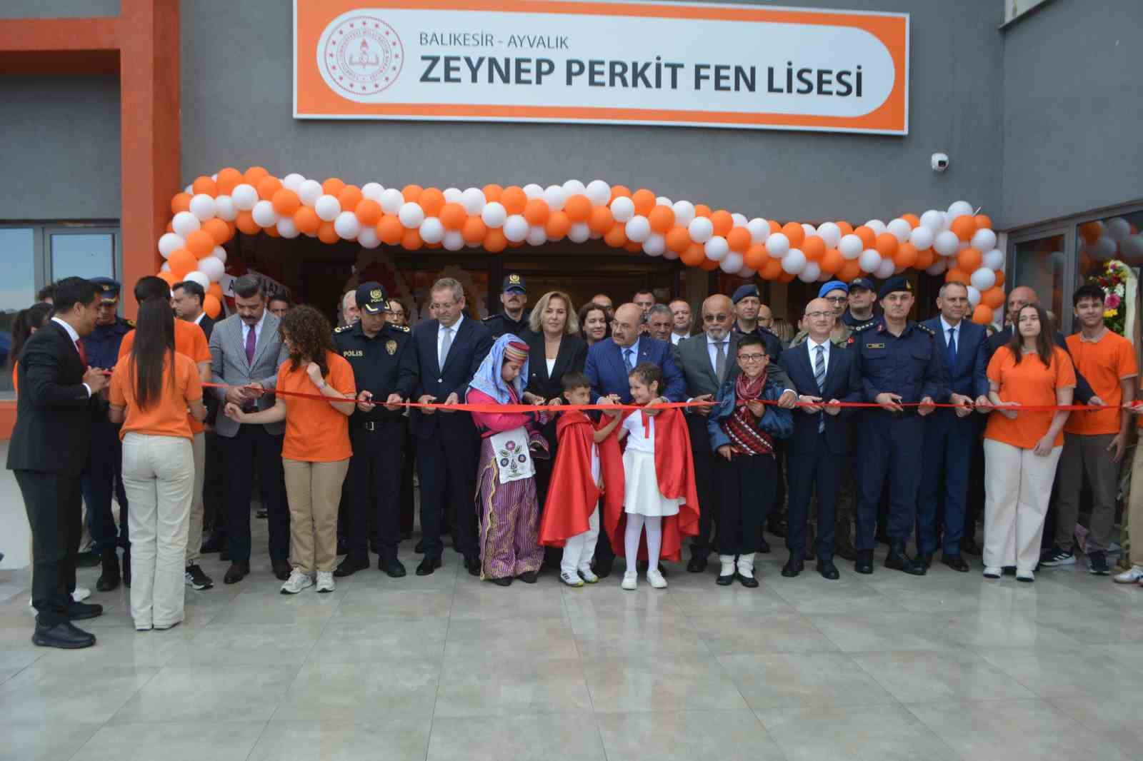 Ayvalık’ta fen lisesi özlemi sona erdi