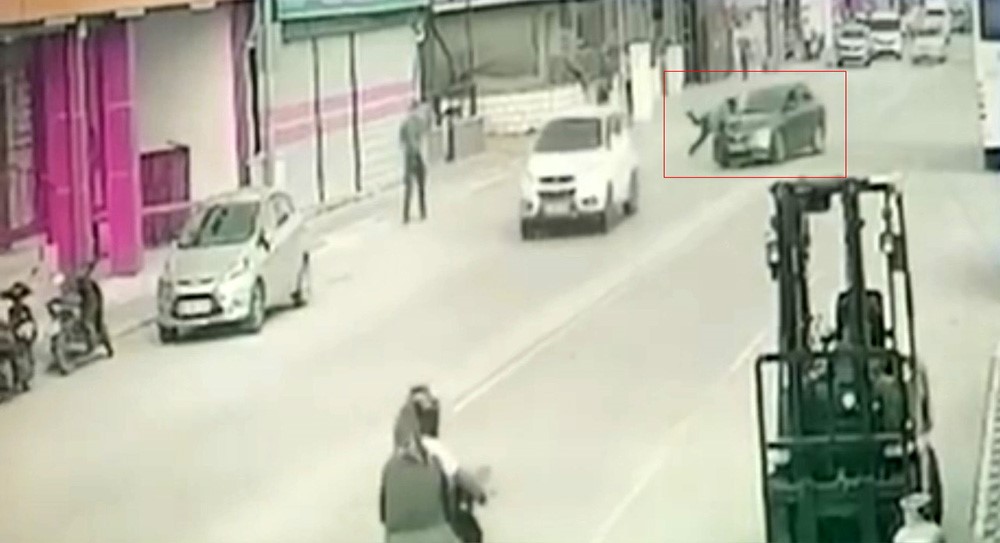 Osmaniye’de otomobilin çarptığı kadın yaralandı