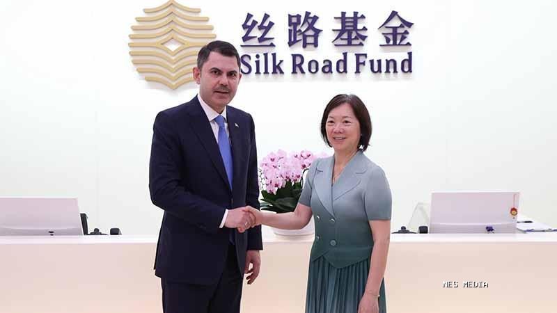 Bakan Kurum, İpek Yolu Fonu Yönetim Kurulu Başkanı Zhu ile görüştüÇevre, Şehircilik ve İklim Değişikliği Bakanı Murat Kurum, İpek Yolu Fonu Yönetim Kurulu Başkanı Zhu Jun ile bir araya geldi.