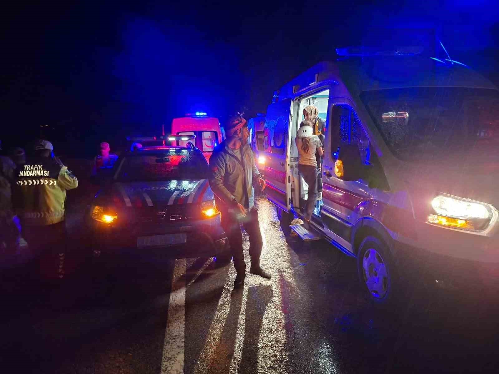 Bingöl’de trafik kazası: 8 yaralı