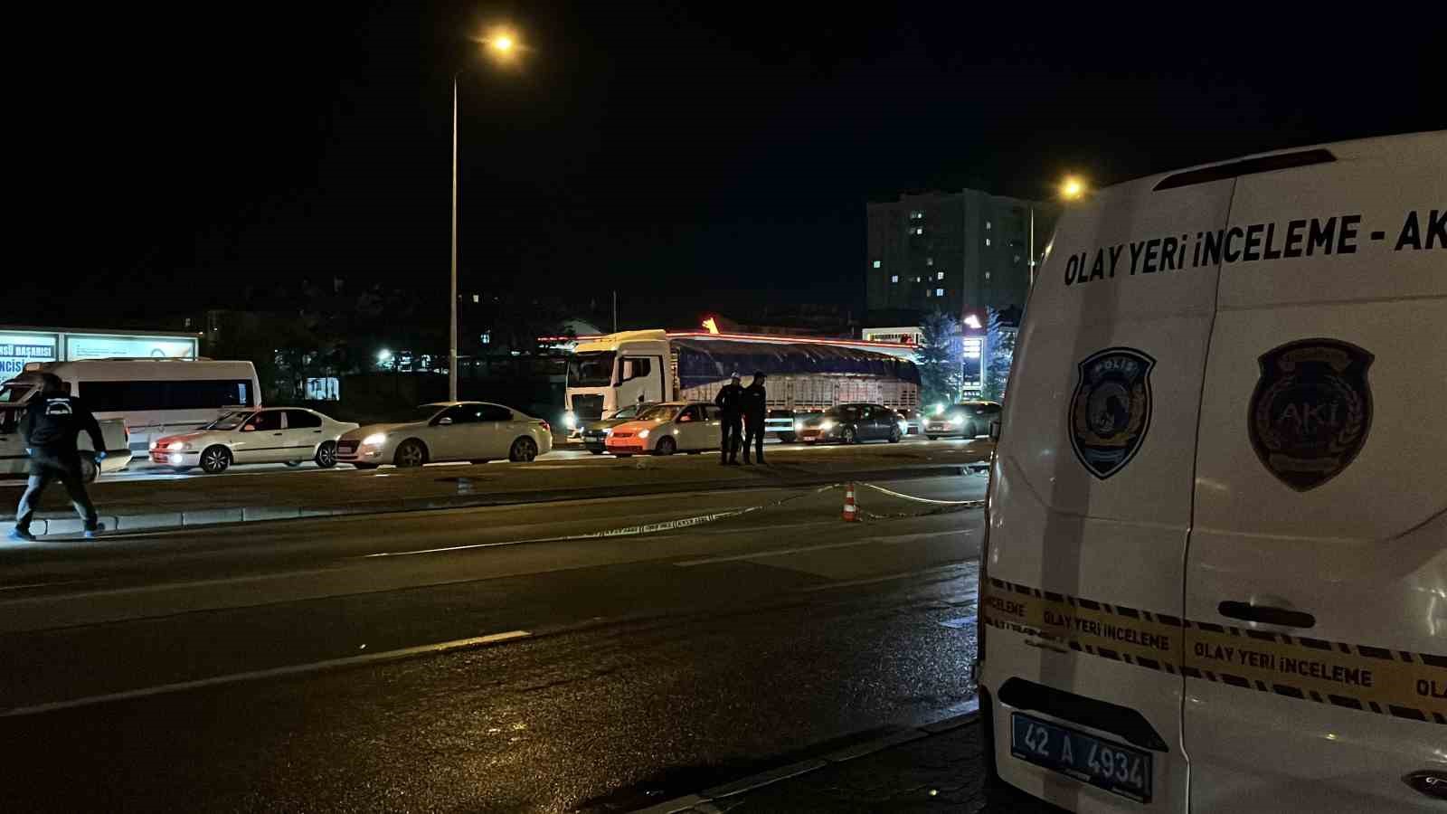 Otomobilin çarptığı kadın hayatını kaybetti