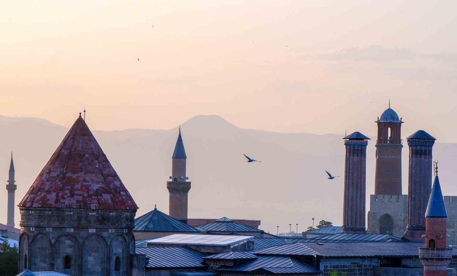 Belgeler konuştu: Erzurum, İzmir’in acısını yüreğinde hissetmiş
