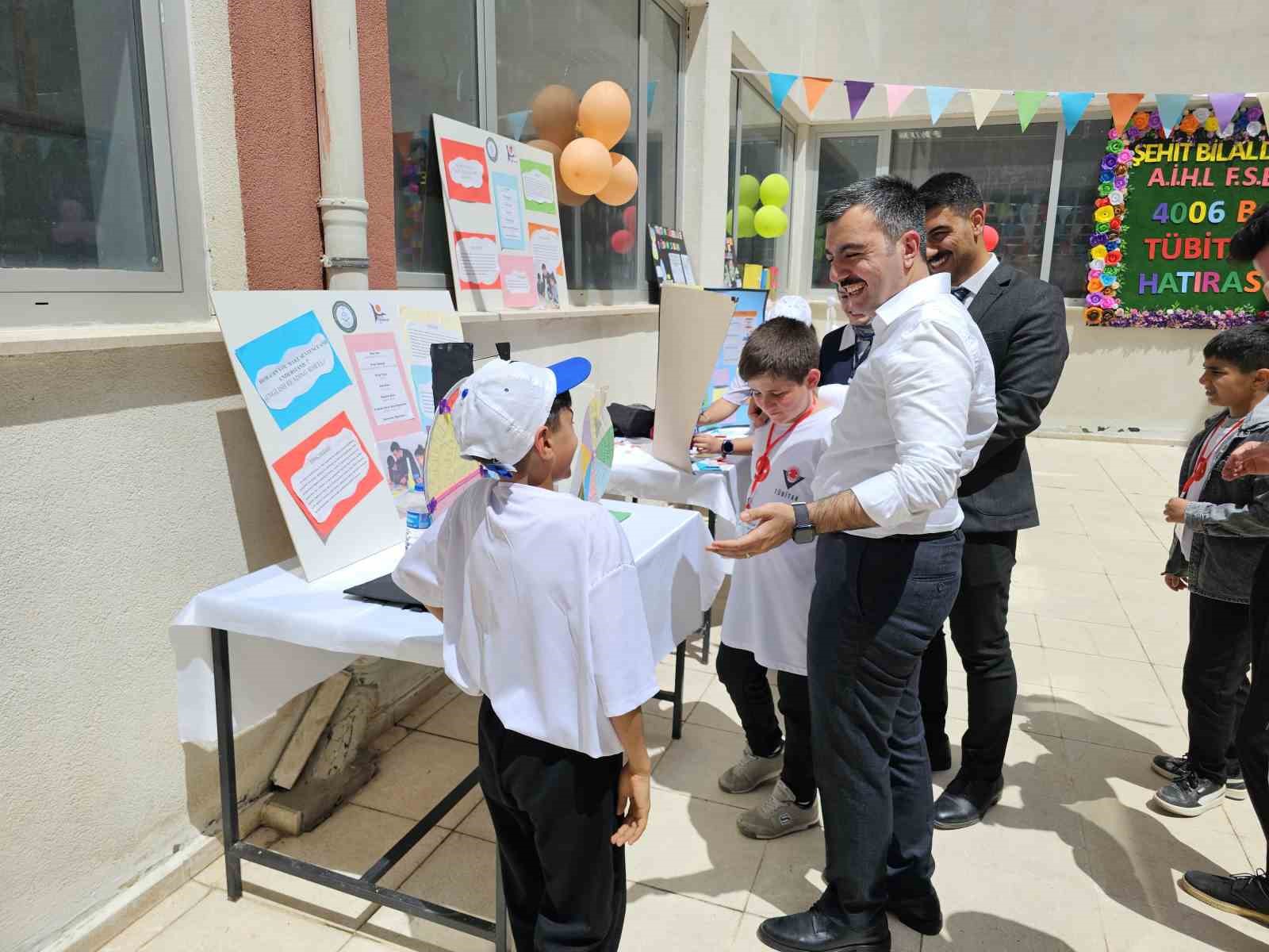 Dicle’de Bilim Fuarı ilgi gördü