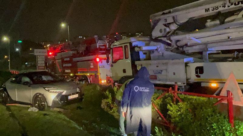 Kayseri’de kamyon ile otomobil çarpıştı: 1 yaralıKayseri’nin Kocasinan ilçesinde kamyon ile çarpışıp tramvay yoluna savrulan otomobil sürücüsü M.E. yaralandı.