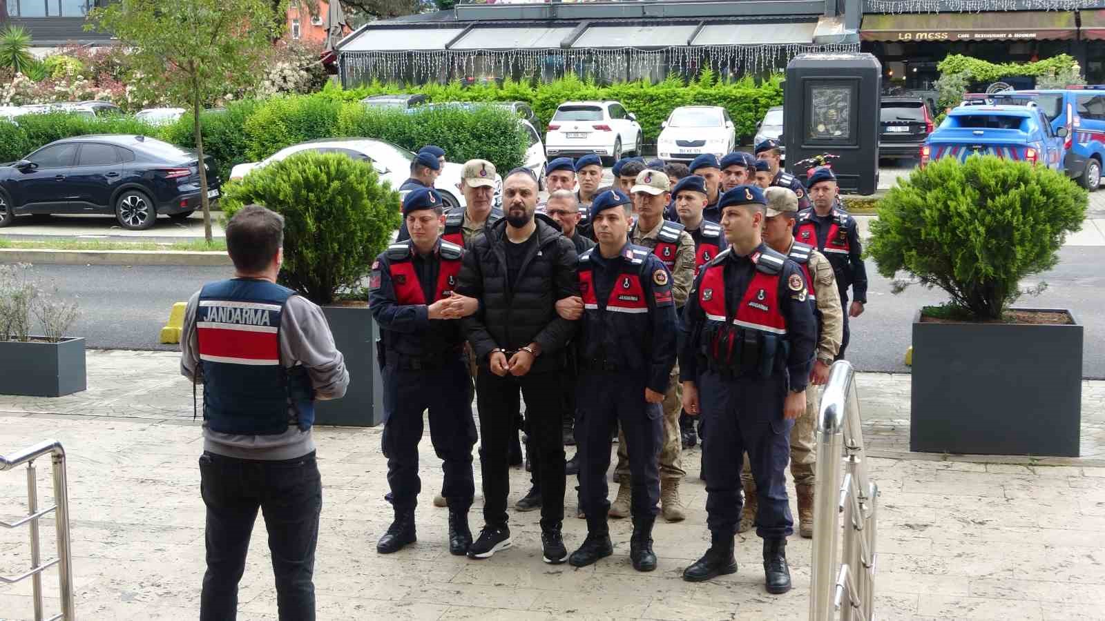 Trabzon merkezli 5 ilde dolandırıcılık operasyonunda gözaltına alınan 12 kişi adliyeye çıkartıldı