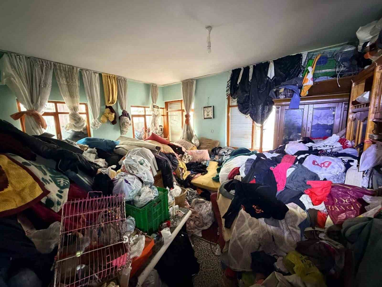 Kepez’de çöp ev operasyonu