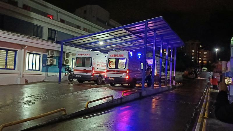 Ordu'da yedikleri yemekten zehirlendiği öne sürülen 21 işçi tedaviye alındıOrdu’nun Ulubey ilçesindeki tekstil fabrikasında çalışan 21 işçinin, yedikleri yemeğin ardından rahatsızlanıp, hastaneye başvurduğu öne sürüldü.