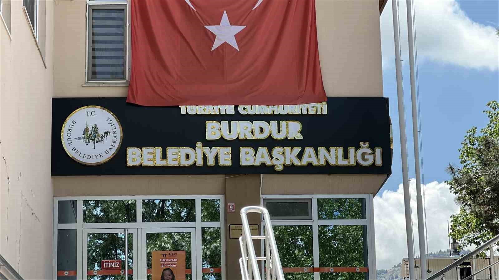 Burdur Belediyesi’ne yönelik soruşturmada ’görevi kötüye kullanma’ suçundan 51 sanık hakkında hazırlanan iddianame kabul edildi
