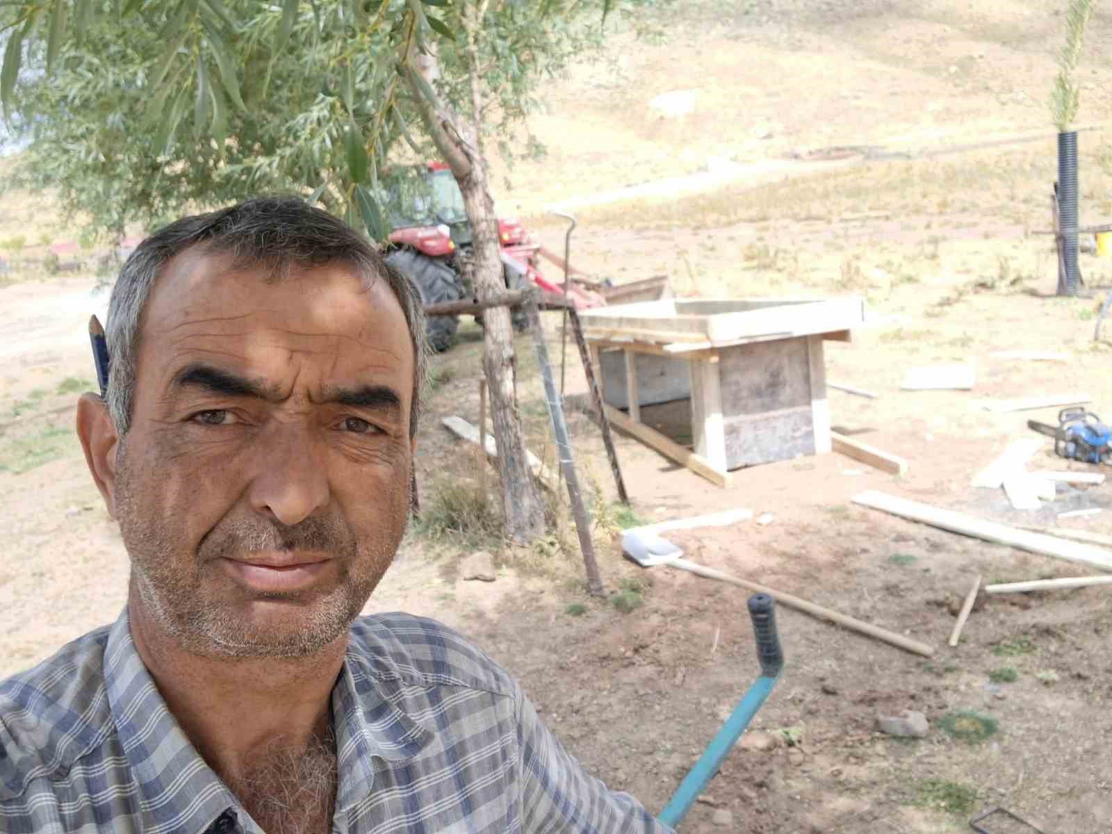 Traktör ile tarım aleti arasında sıkışan şahıs öldü