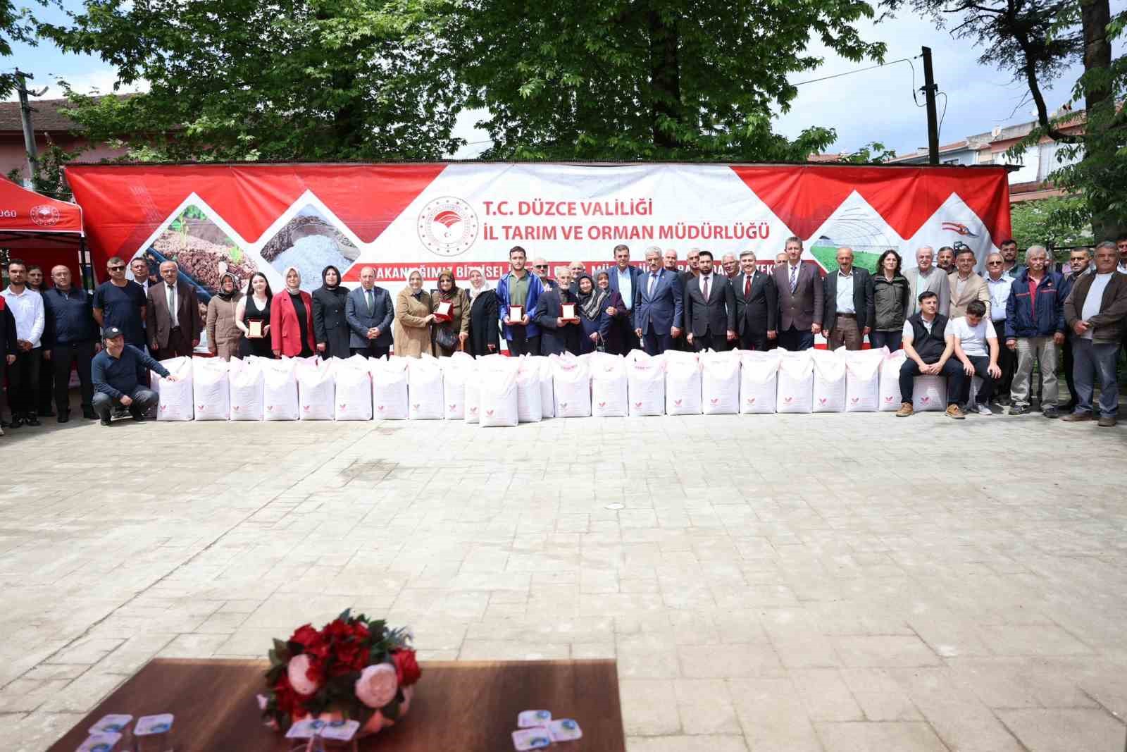 Dünya Çiftçiler Günü’nde  üreticilere tohum desteği
