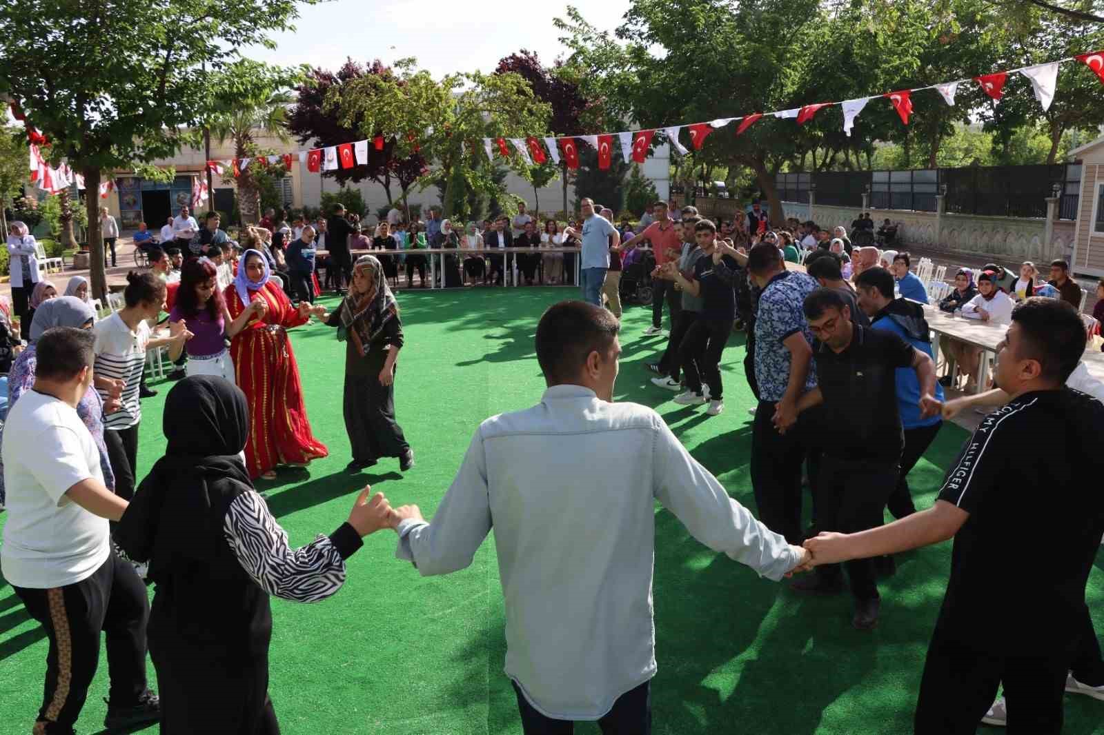 Engelsiz hayatlar sıra gecesiyle moral buldu
