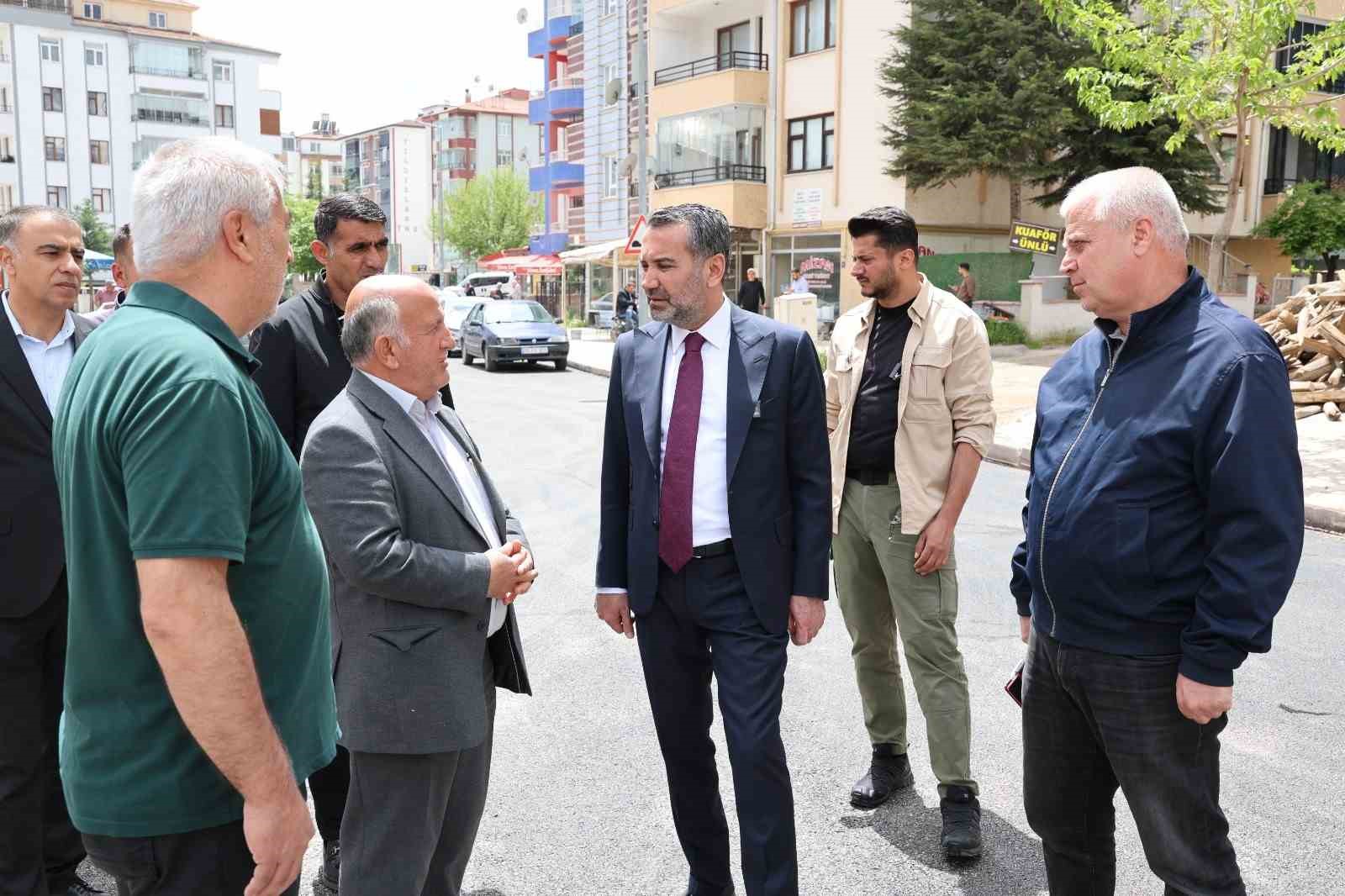 Başkan Şerifoğulları asfaltlama çalışmalarını yerinde inceledi