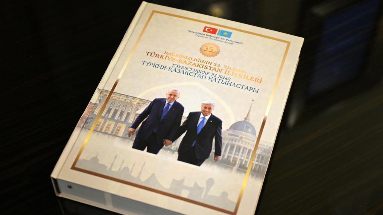 TürkiyeKazakistan ilişkileri kitaplaştırıldı