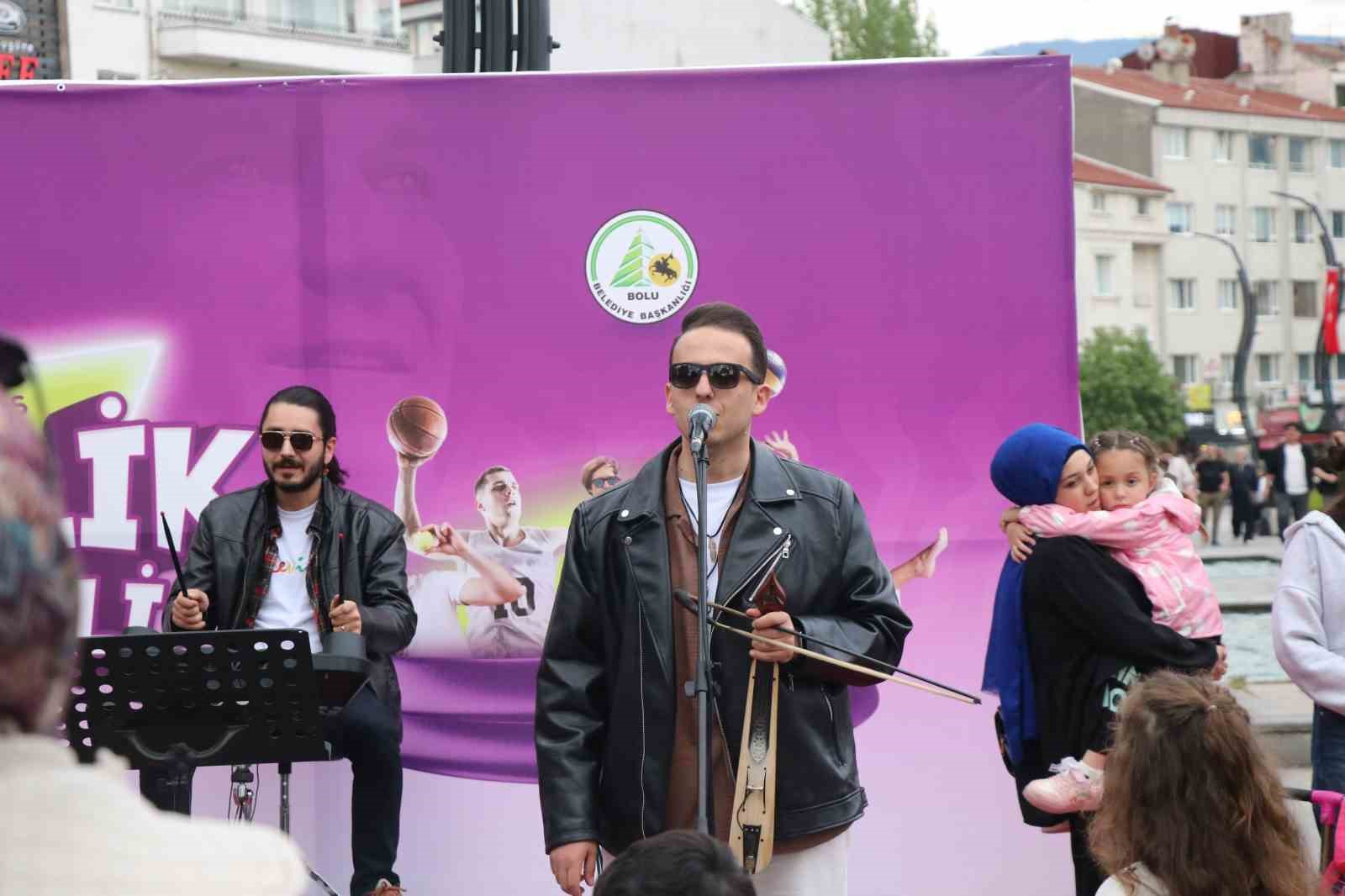Bolu’da Gençlik Konseri’ne yoğun ilgi