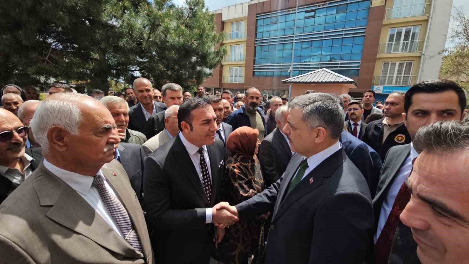 Bakan Çiftçi, Adilcevaz’ı ziyaret etti