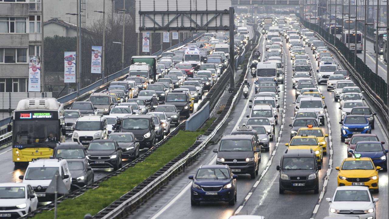 İstanbul'da bazı yollar trafiğe kapatılacak