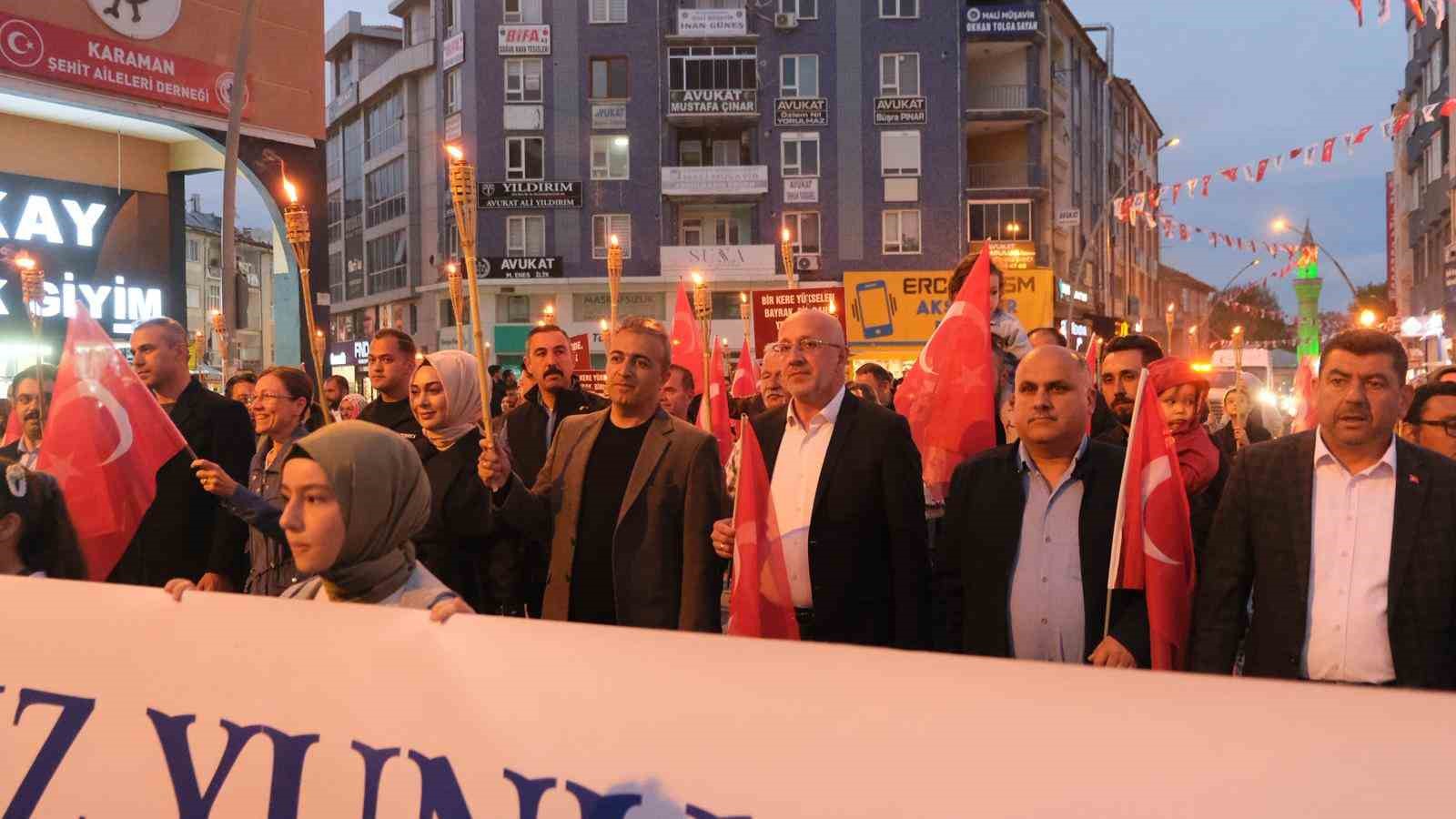 Karaman’da Türk Dil Bayramı etkinlikleri kapsamında fener alayı düzenlendi