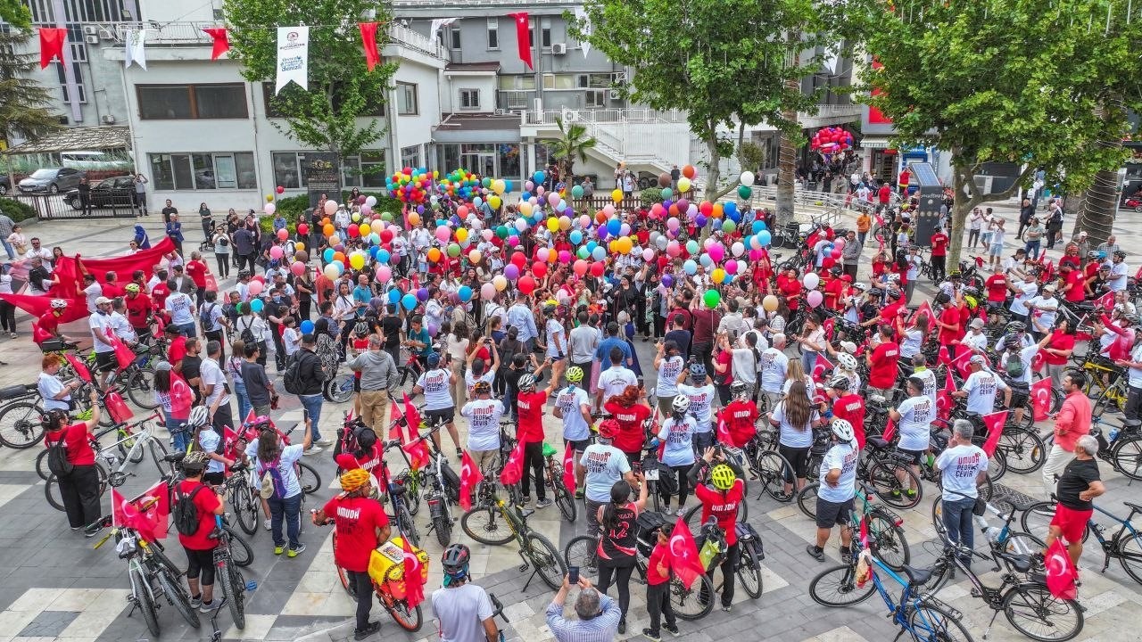Denizli’de "Umuda Pedal Çevir" Bisiklet Şenliği kortej yürüyüşüyle başladı