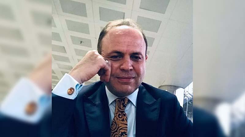 Geri manevra yapan aracın çarptığı Yenipazar İlçe Gençlik ve Spor Müdürü ağır yaralandıAydın'ın Yenipazar ilçesi Gençlik ve Spor Müdürü Dursun Durmaz, geri manevra yapan hafif ticari aracın çarpması sonucu ağır yaralandı.