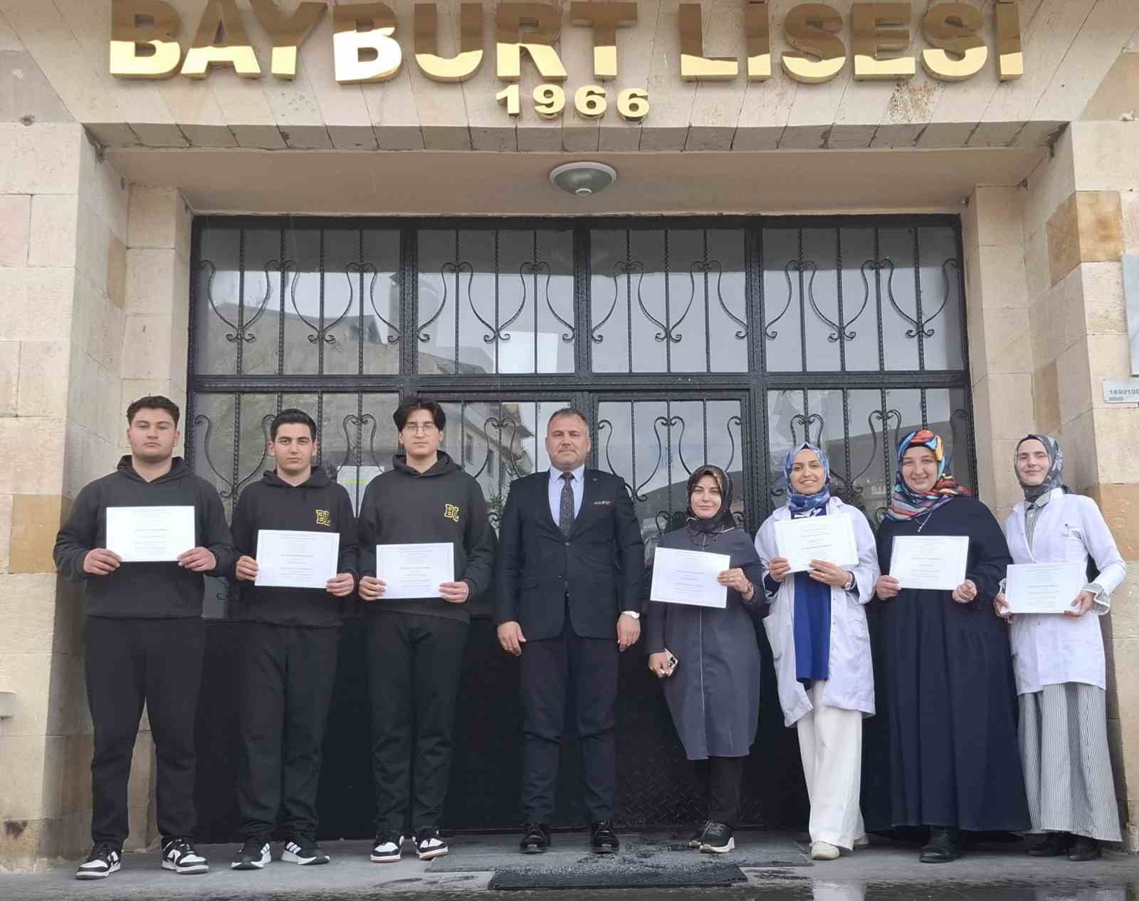 Bayburt Lisesinin Erasmus kafilesi İtalya’dan döndü