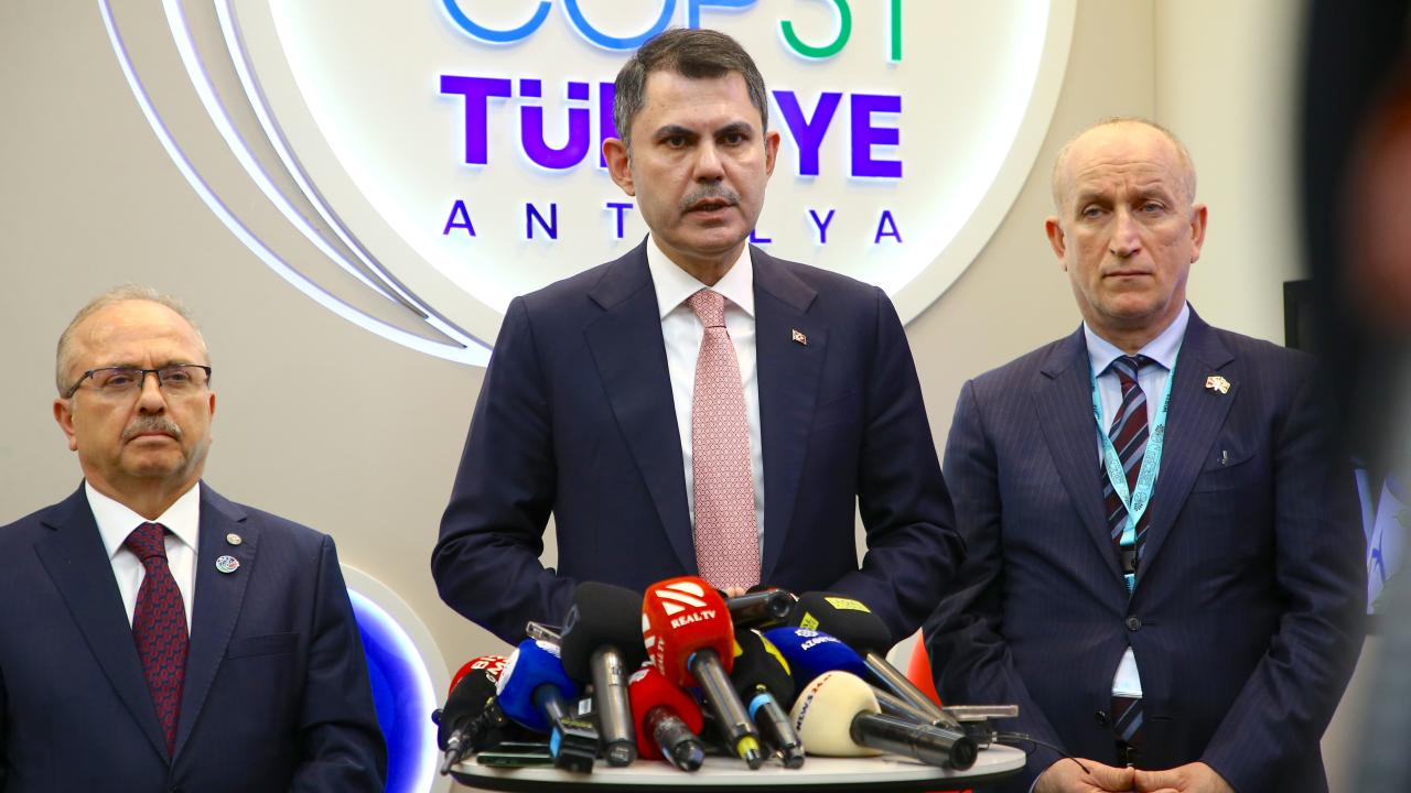 Bakan Kurum, Bakü'de 13. Dünya Kentsel Forumu'na katıldı
