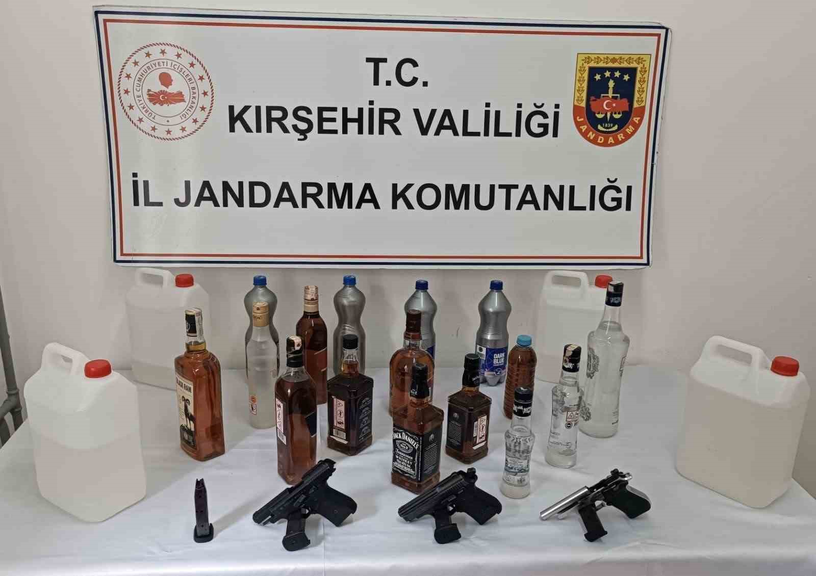 Kırşehir’de kaçak alkol operasyonu: 2 gözaltı