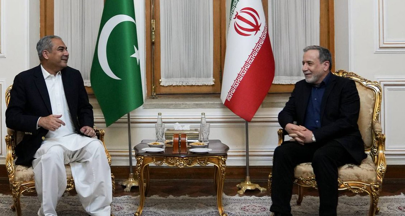 Pakistan İçişleri Bakanı Naqvi, İran Dışişleri Bakanı Arakçi ile bir araya geldi