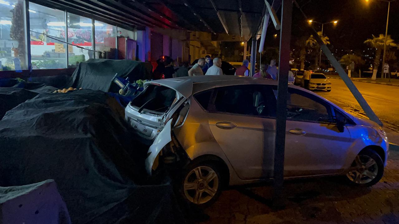 Direksiyon hakimiyeti kayboldu, araç manava girdi