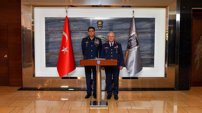 Hava Kuvvetleri Komutanı Kadıoğlu, Pakistanlı mevkidaşı Sidhu ile görüştüHava Kuvvetleri Komutanı Orgeneral Ziya Cemal Kadıoğlu, Pakistan Hava Kuvvetleri Komutanı Orgeneral Zaheer Ahmed Baber Sidhu ile bir araya geldi.