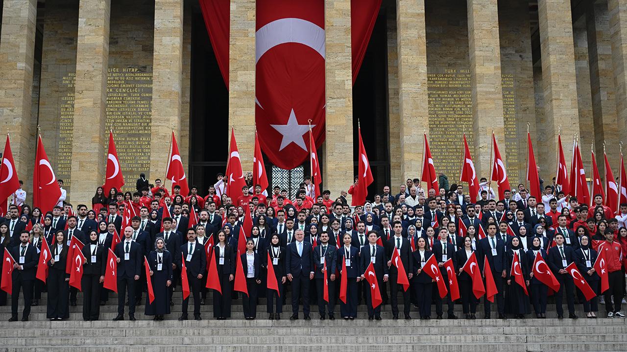 Gençler ve sporcular 19 Mayısta Anıtkabirde buluştu