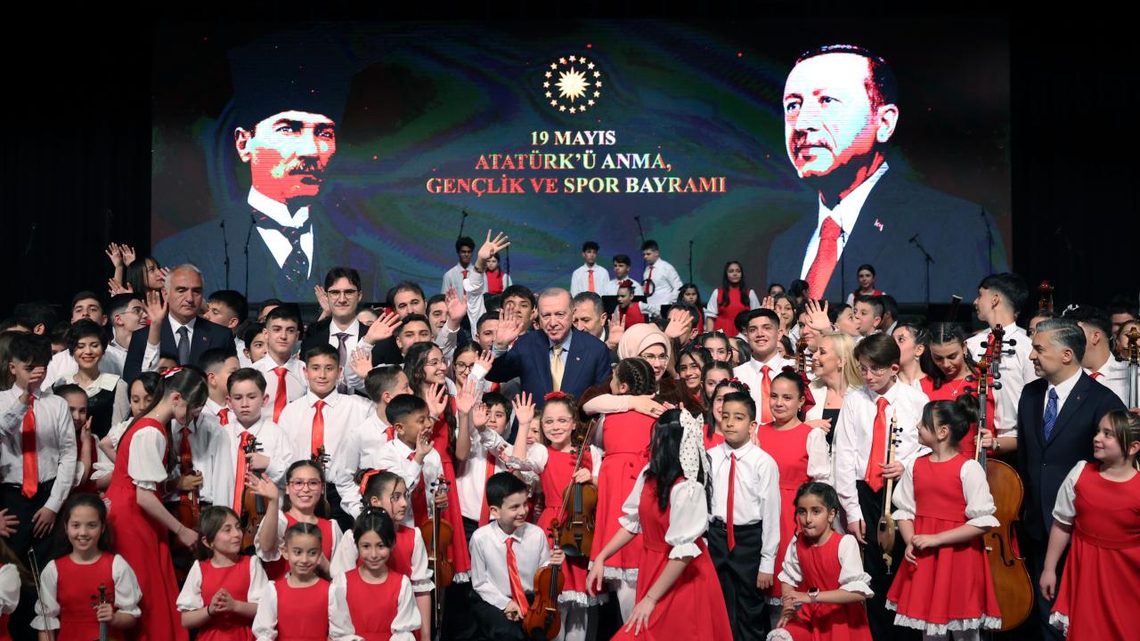 Cumhurbaşkanı Erdoğan, Cumhurbaşkanlığı Çocuk Orkestrası ve Korosu Konseri'ne katıldı