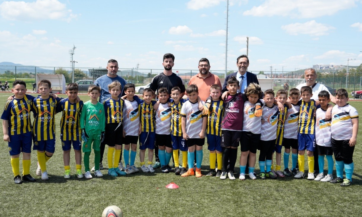 Tavşanlı’da 19 Mayıs futbol turnuvası gerçekleşti