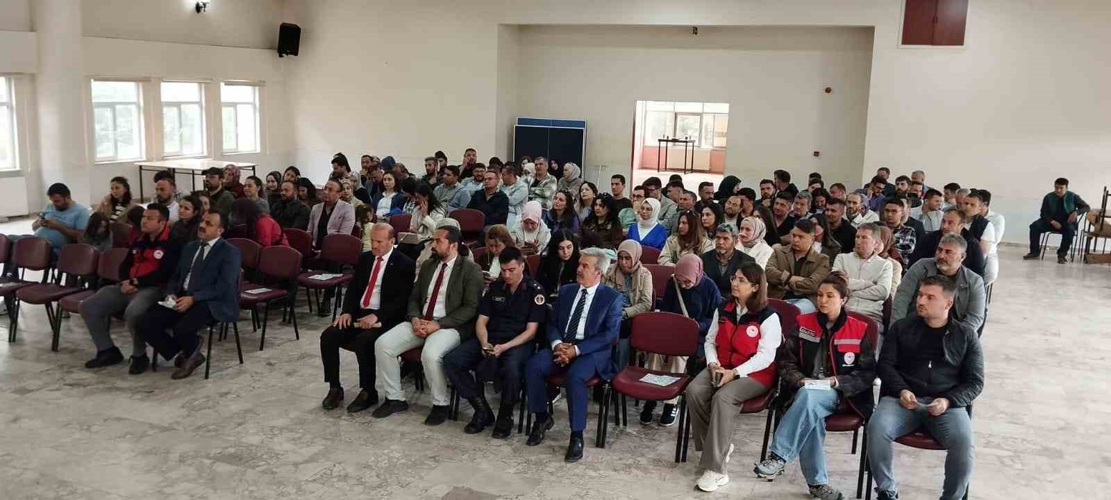 Kamu personellerine su verimliliği anlatıldı
