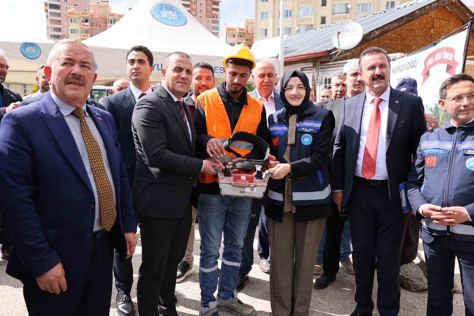 Akyurt’ta hanımlar lokali, taziye evi ve gündüz bakımevinin temelleri atıldı