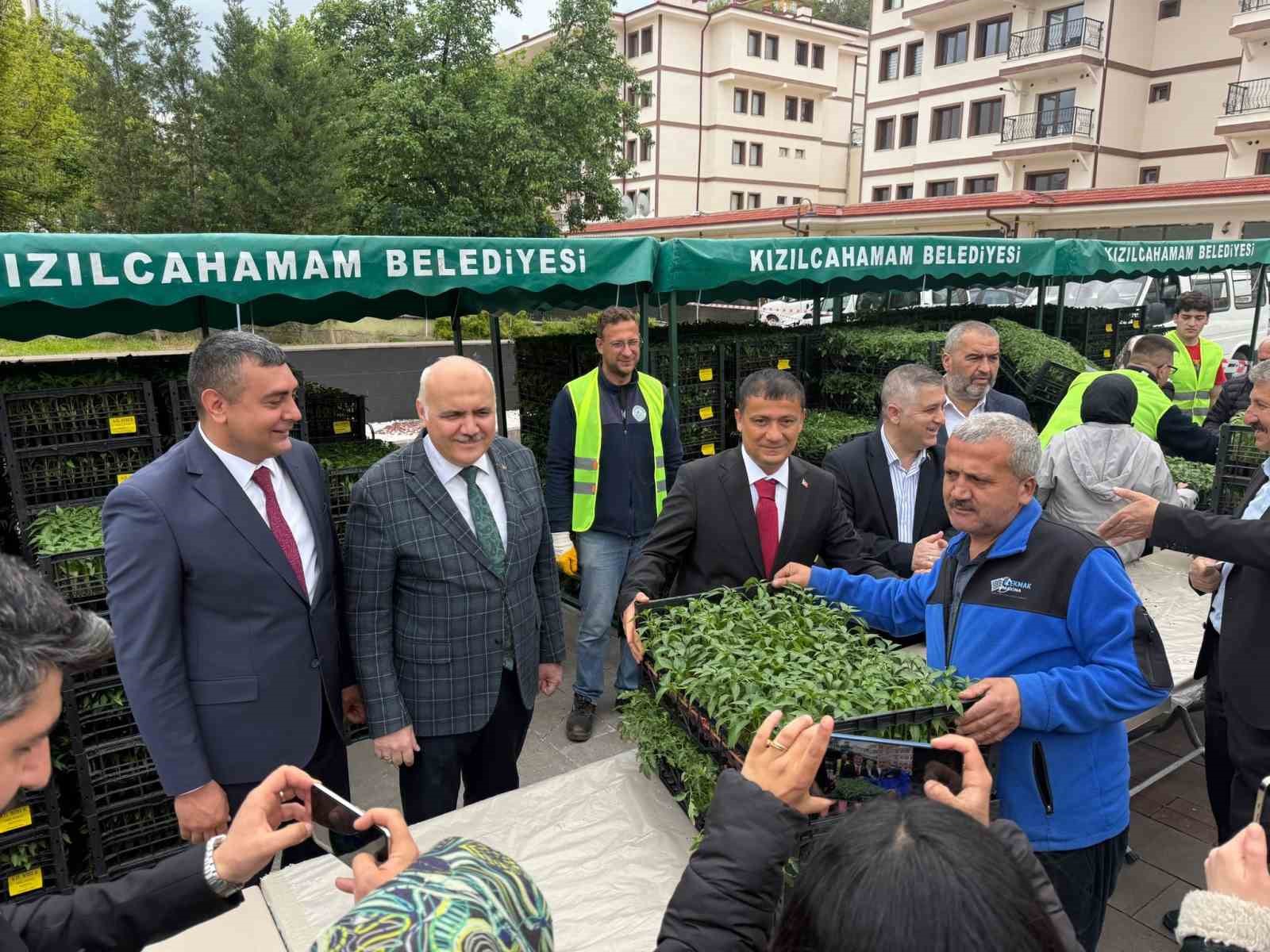 Kızılcahamam’da üreticilere 1 milyon 748 bin sebze fidesi dağıtıldı