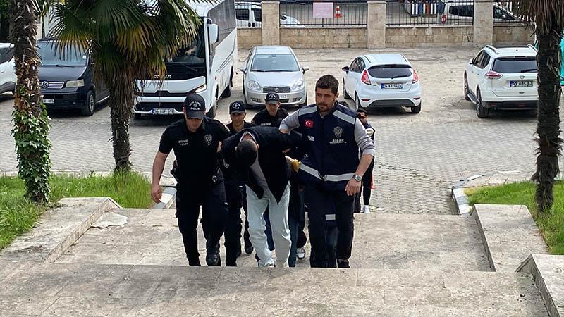 350 milyon liralık işlem hacimli 'yasa dışı bahis' operasyonunda 9 gözaltıSamsun'da düzenlenen yasa dışı bahis operasyonunda 9 şüpheli, gözaltına alındı. İncelemede, şüphelilere ait hesaplarda yaklaşık 360 milyon TL işlem hacmi bulunduğu tespit edildi.