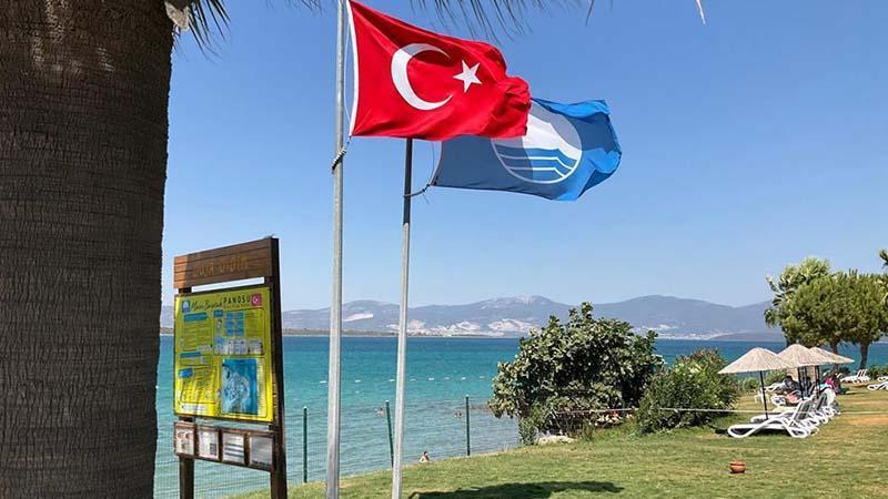 Türkiye'nin mavi bayraklı plaj sayısı 580’e yükseldiKültür ve Turizm Bakanlığı, Türkiye'nin mavi bayraklı plaj sayısının 577’den 580’e yükseldiğini açıkladı.