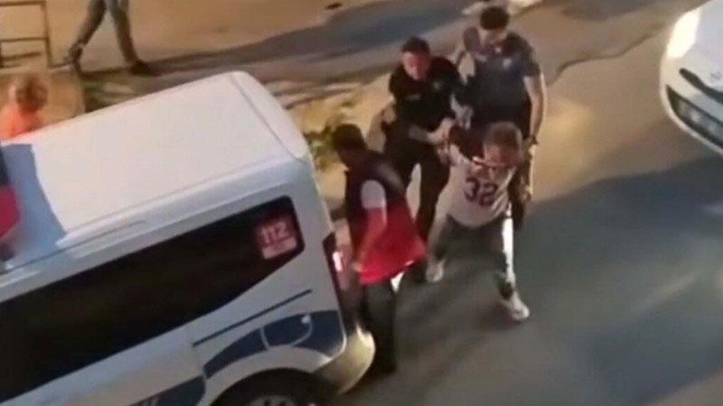 Kuşadası'nda araçlara zarar veren alkollü kişi gözaltına alındı