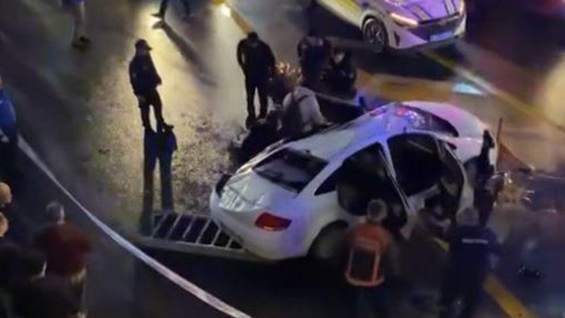 Ankara’da kontrolden çıkan otomobil Sıhhiye Köprüsü'nden alt yola düştü; 1 yaralı