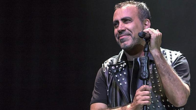 Haluk Levent, Ankara'da hastaneye kaldırıldıŞarkıcı Haluk Levent, Eskişehir konserinin ardından AFAD toplantısı için yola çıktığı sırada fenalaşarak Ankara’da Gazi Üniversitesi Tıp Fakültesi’ne kaldırıldı.