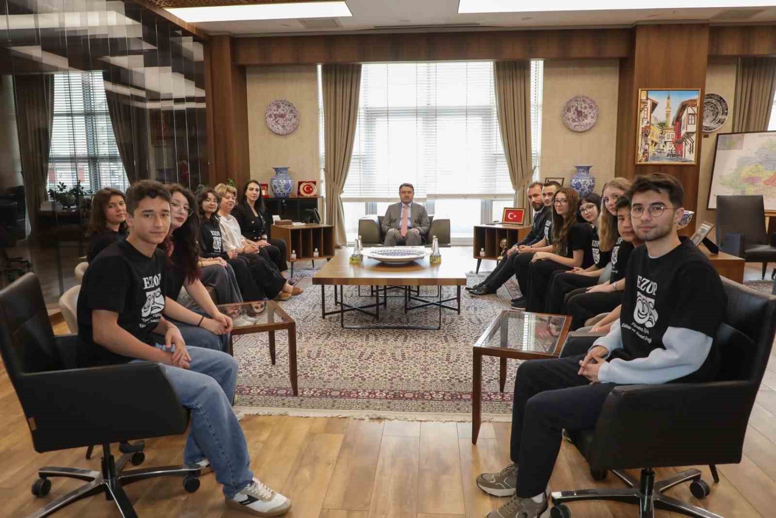 Ege Şampiyonu EZOP Tiyatro, Türkiye finallerinde Kütahya’yı temsil edecek