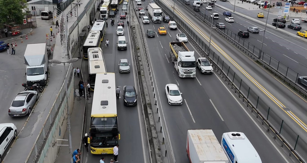 Bahçelievler’de İETT otobüsü arızalandı
