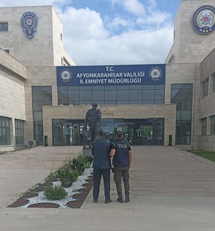 FETÖ’den 6 yıl 3 ay hapis cezasıyla aranan şahsı polis yakaladı